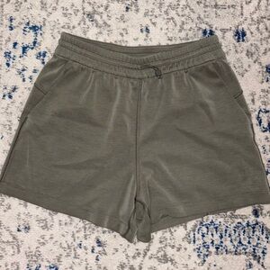 Lululemon Softstreme Women's Shorts Olive Green